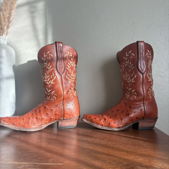 Tony Lama Signature Series Ostrich Leather Western Boots – Women’s 9B - Picture 4 of 16